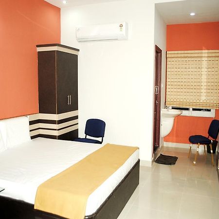 Ssr Hotel Srikalahasti Exterior photo