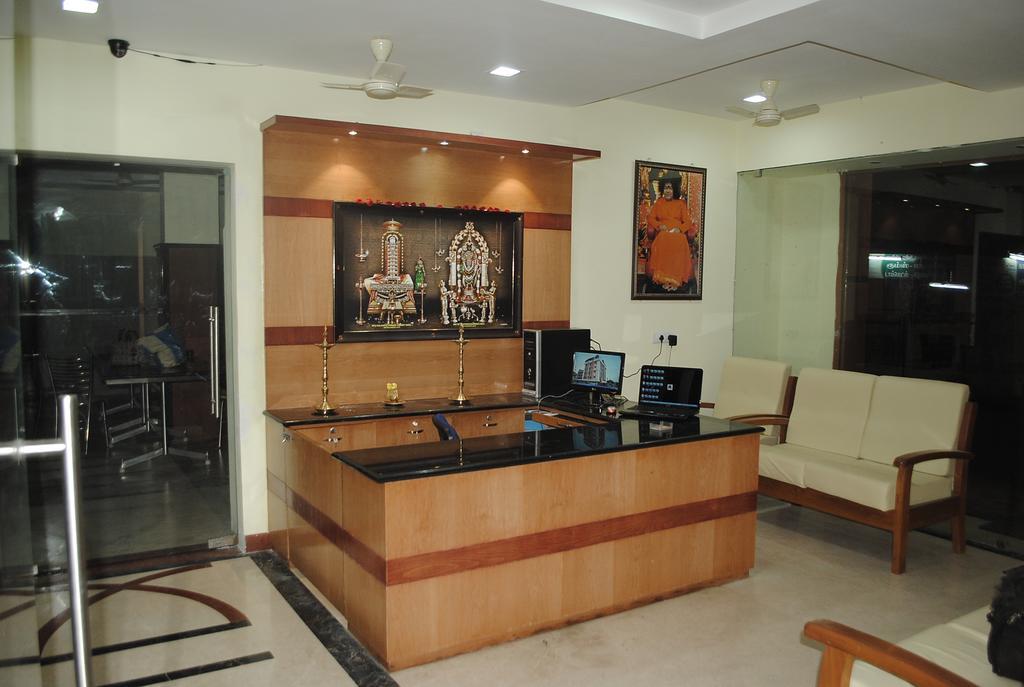 Ssr Hotel Srikalahasti Exterior photo