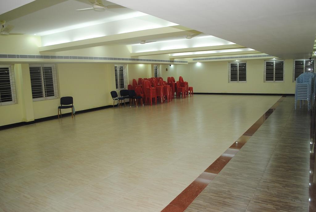 Ssr Hotel Srikalahasti Exterior photo