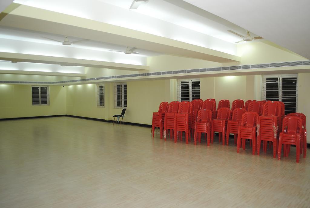 Ssr Hotel Srikalahasti Exterior photo