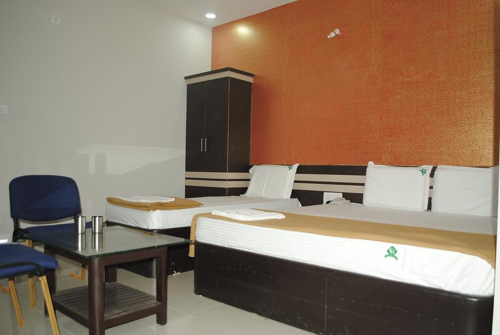 Ssr Hotel Srikalahasti Exterior photo