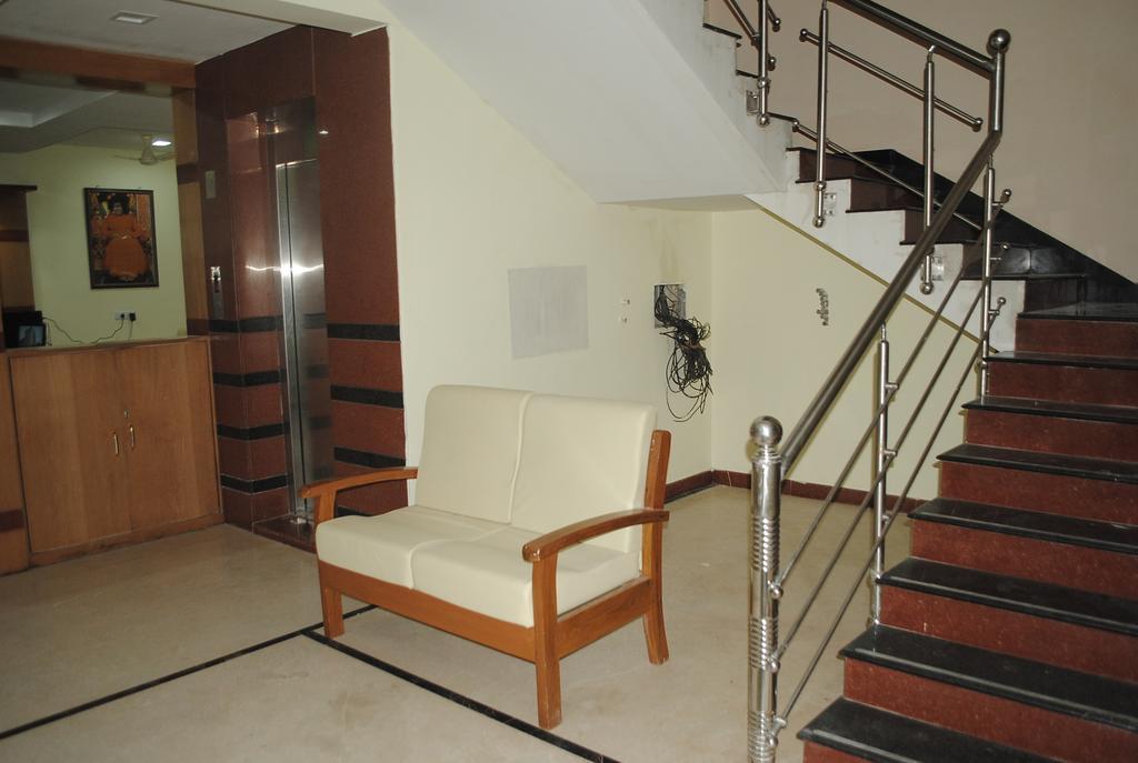 Ssr Hotel Srikalahasti Exterior photo