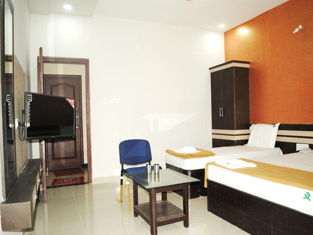 Ssr Hotel Srikalahasti Exterior photo