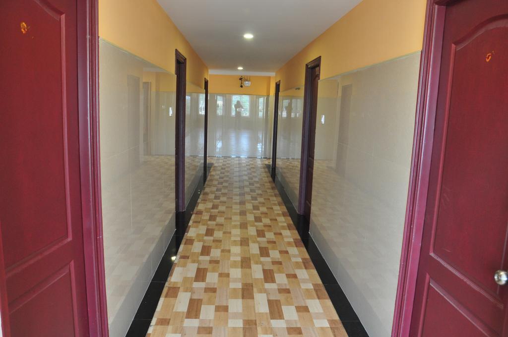 Ssr Hotel Srikalahasti Exterior photo